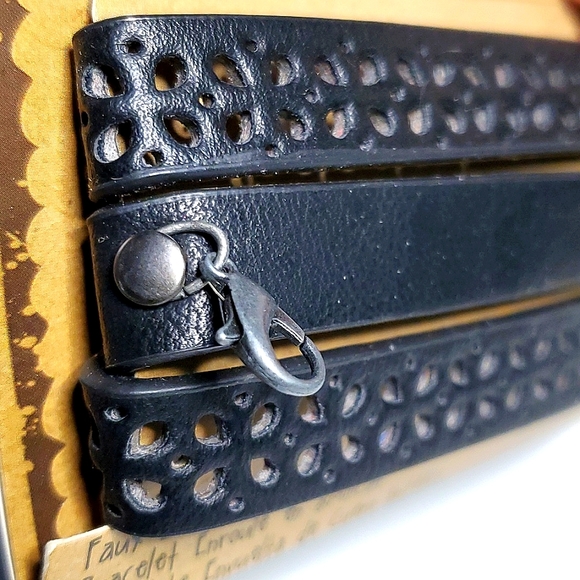 🏷5/$20🏷 NEW Blue Moon Beads Shortcuts - Faux Leather Bracelet Wrap & Connector - Picture 6 of 7